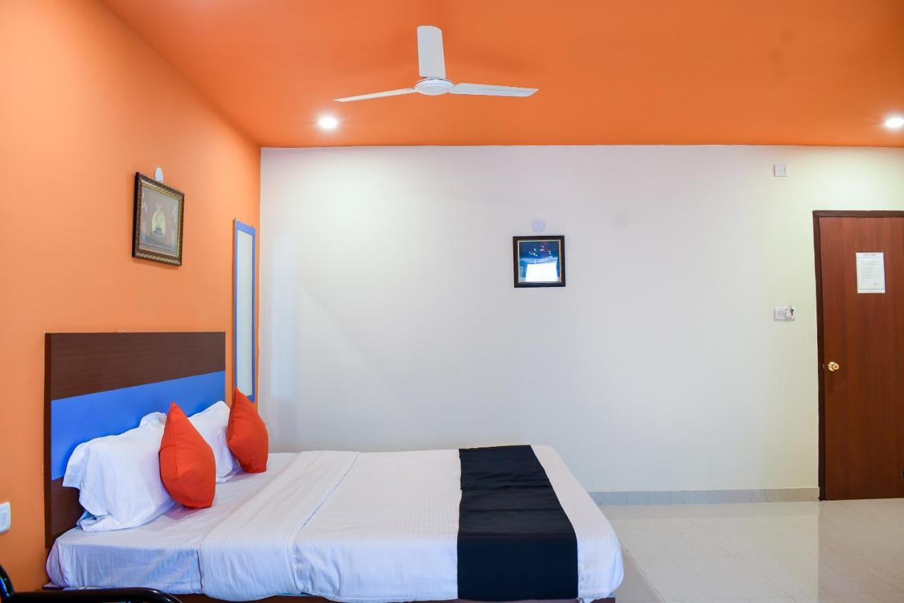 Capital O 67249 Hotel Planet Bhubaneswar Esterno foto