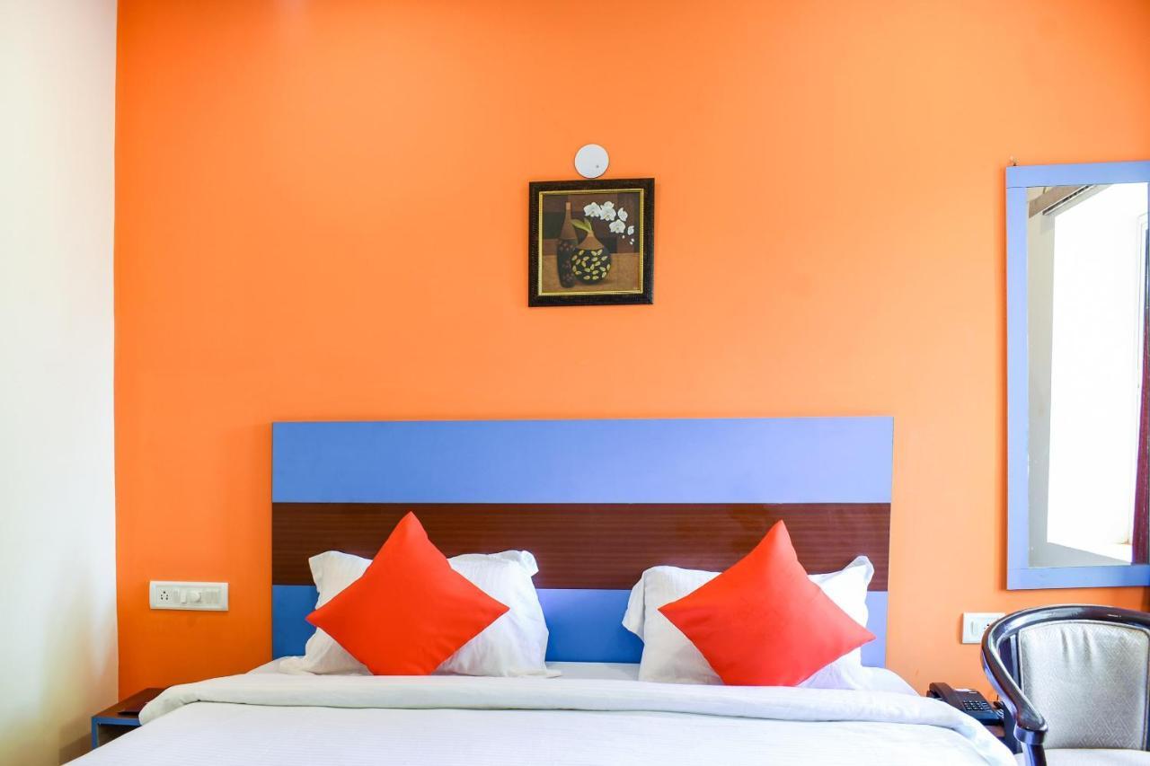 Capital O 67249 Hotel Planet Bhubaneswar Esterno foto